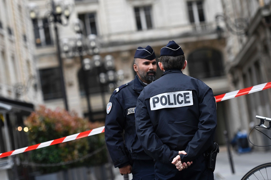 In France, the pupil was stabbed by the teacher assistant / day