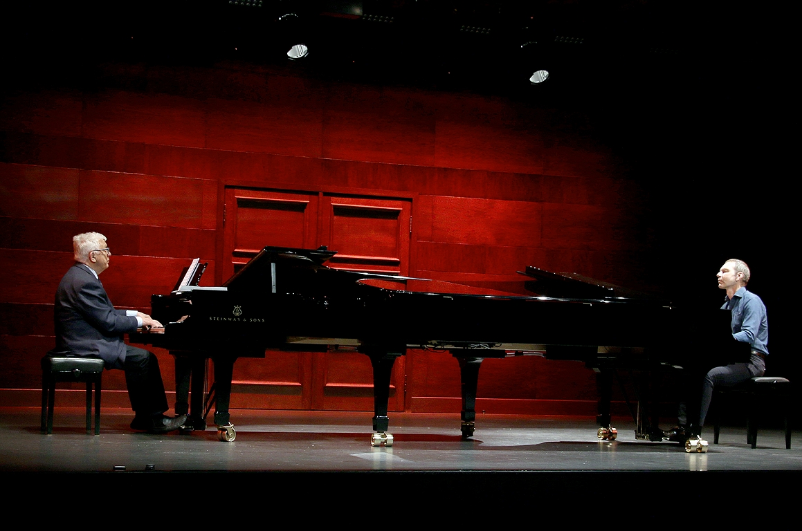 Raimonds Pauls - Pie Vecās Ziņģes Raimonds Pauls - Pie Vecās Ziņģes
