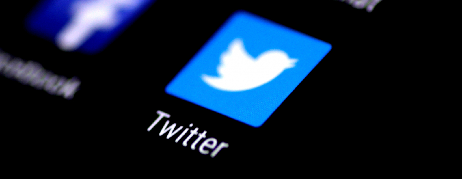 Russia threatens to block Twitter / Day