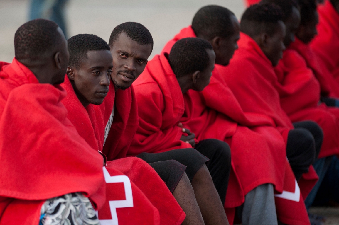 Spānija legalizēs pusmiljonu nelegālo imigrantu