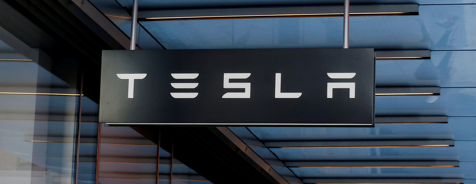 Tesla recalls more than 14,600 cars / day in China