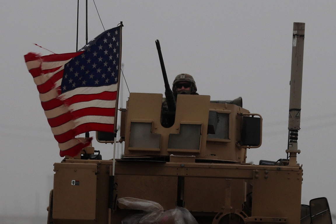 Laikraksts: Tramps gatavs Irānas kara izbeigšanai arī bez Hormuza atbloķēšanas