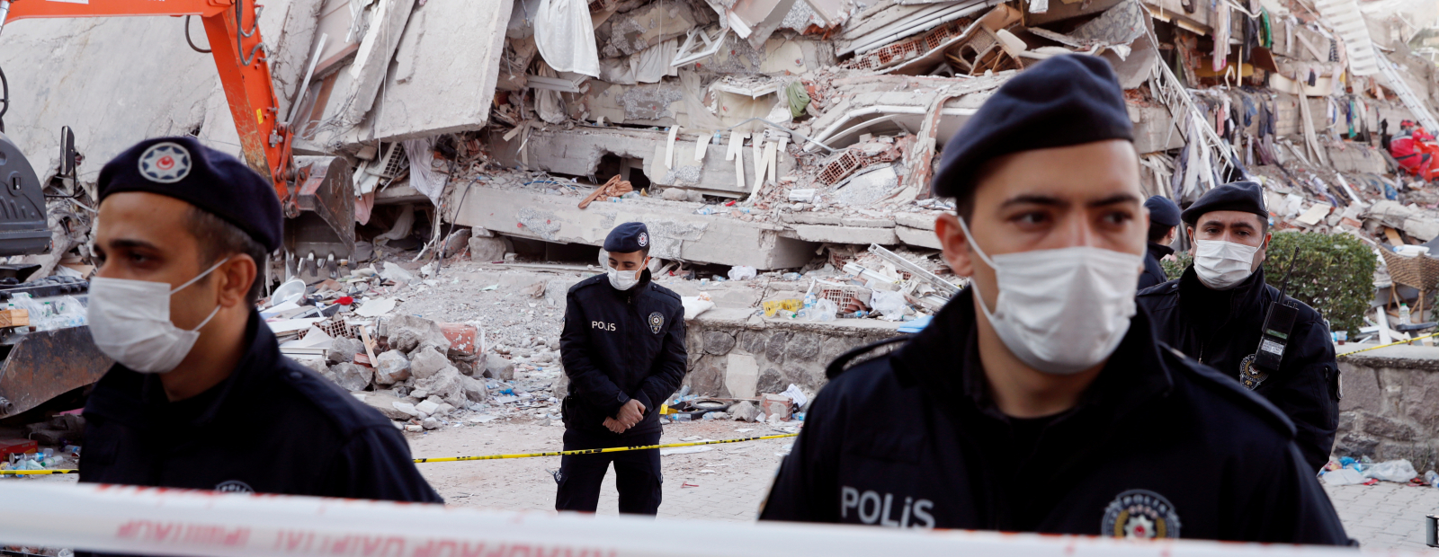 A strong earthquake in western Turkey and Greece has killed at least 22 people / Day