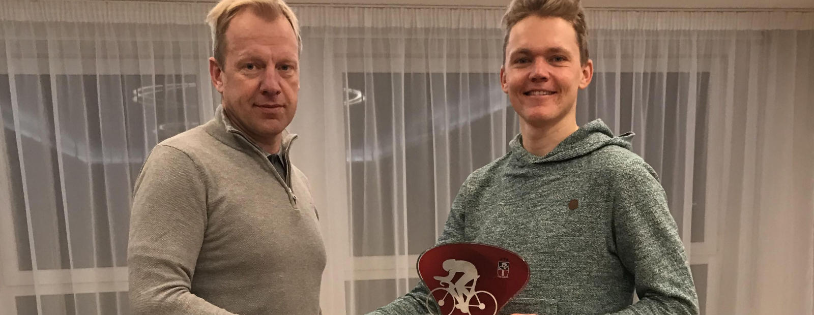 Skujiņš, who won the second place in the Tour de France stage, was recognized as the best cyclist of the year in Latvia / Diena