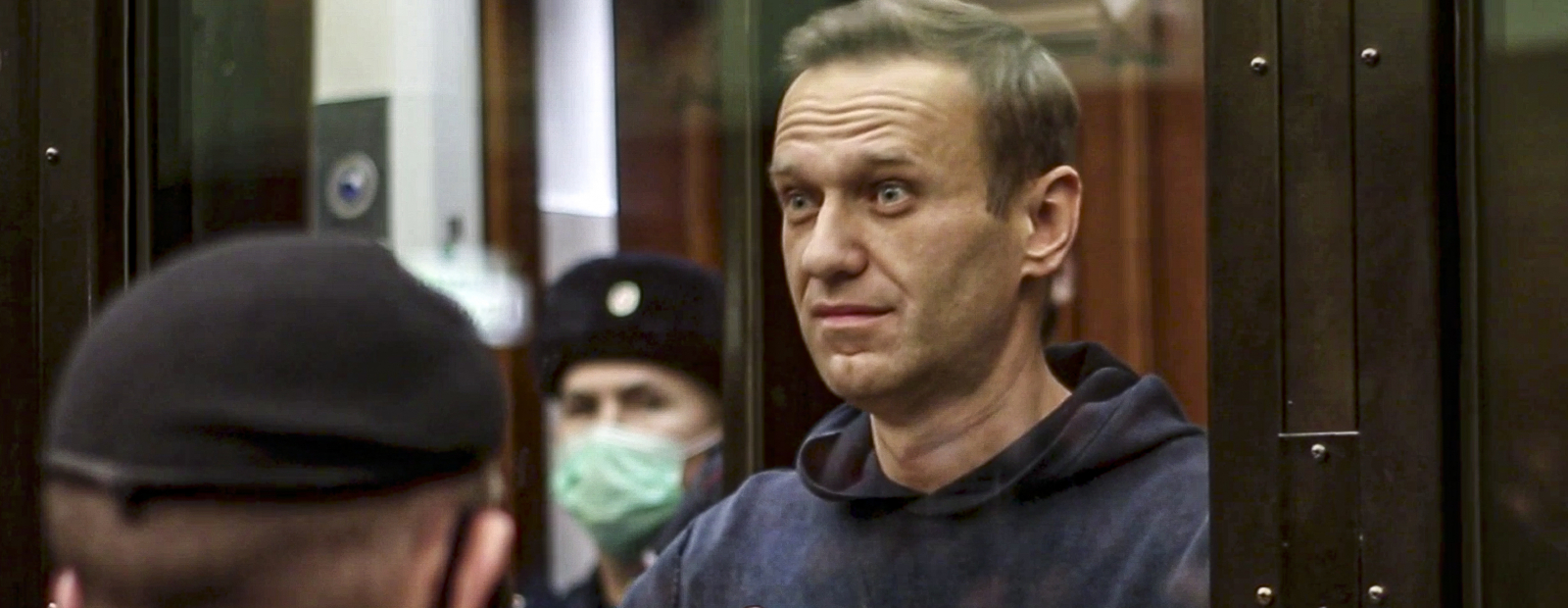 Navalny is very cold, but continues his hunger strike / Day