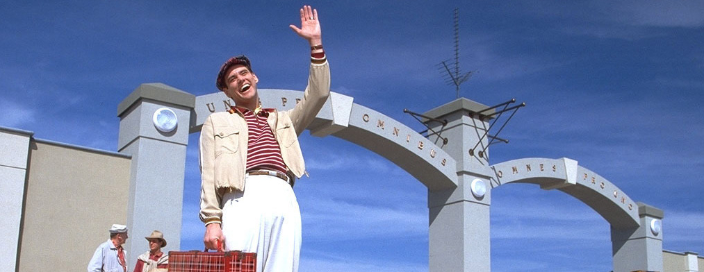 Zuzeum Art Center opens open-air cinema season with Truman Show / Day