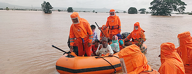 Floods and landslides in India more than 100 victims / Day