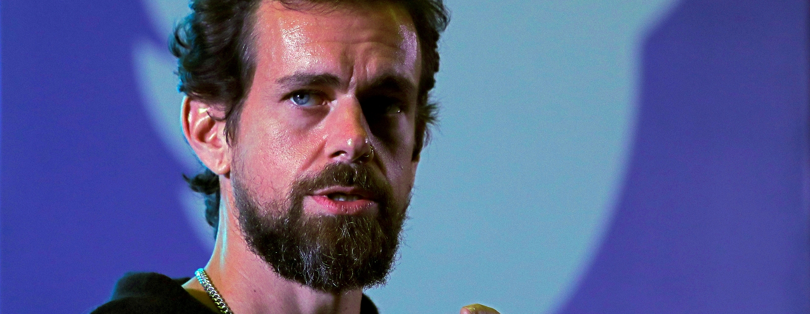 Twitter founder and CEO Dorsy resigns as CEO / Day