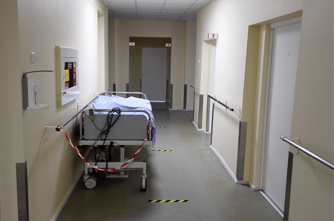 Little small sodium chloride solution packages / day used in hospitals are missing in Latvia