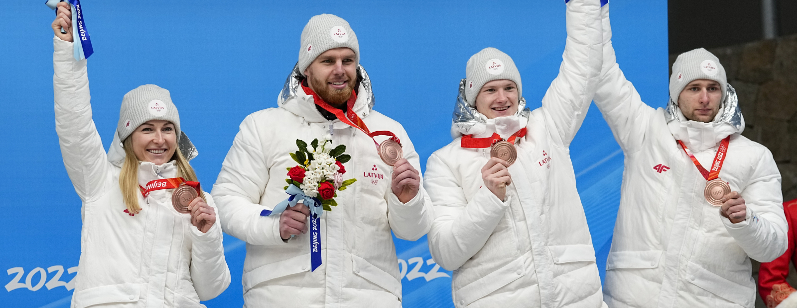 Sledeløperne som vant den olympiske bronsemedaljen i Beijing er tilbake i Latvia / dag