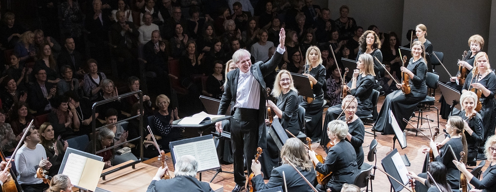 Liepāja Symphony Orchestra will close the last concert season under the direction of maestro Gintars Rinkevičs / Day