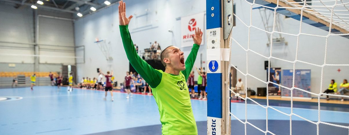 A convincing victory for Latvia in the first match of the B division of the European U-18 Championship handball in Riga / Diena