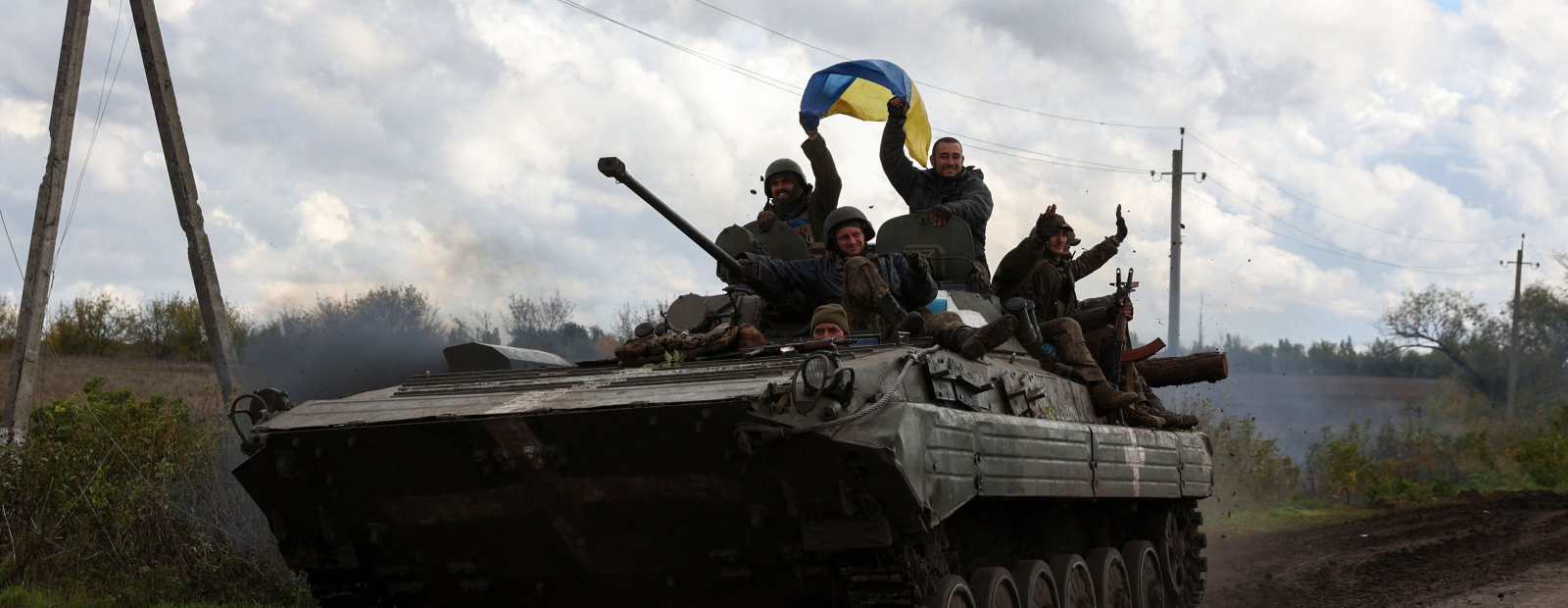 330 invaders and 14 tanks destroyed in Ukraine 24 hours a day