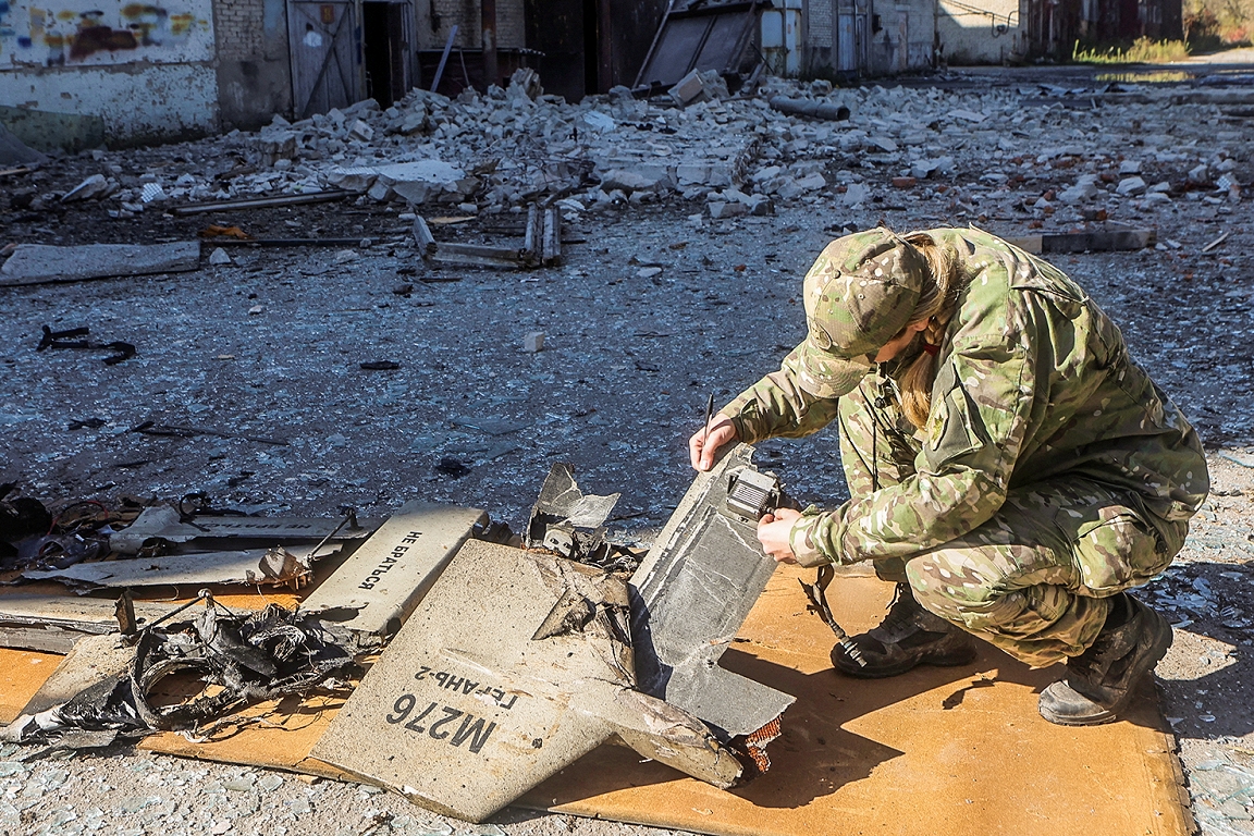 Krievija uzbrukusi Ukrainai ar vienu ballistisko raķeti un 206 droniem