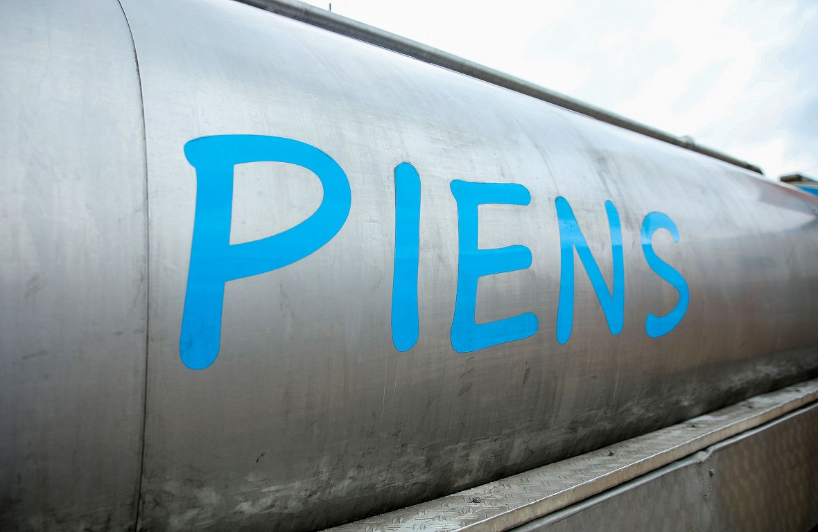 Smiltenes piens iegādājas Cesvaines pienu