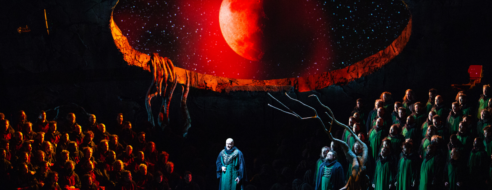 “Otherworldly Tunes: Live Screening of Lohengrin Opera from New York at Riga Cinema”