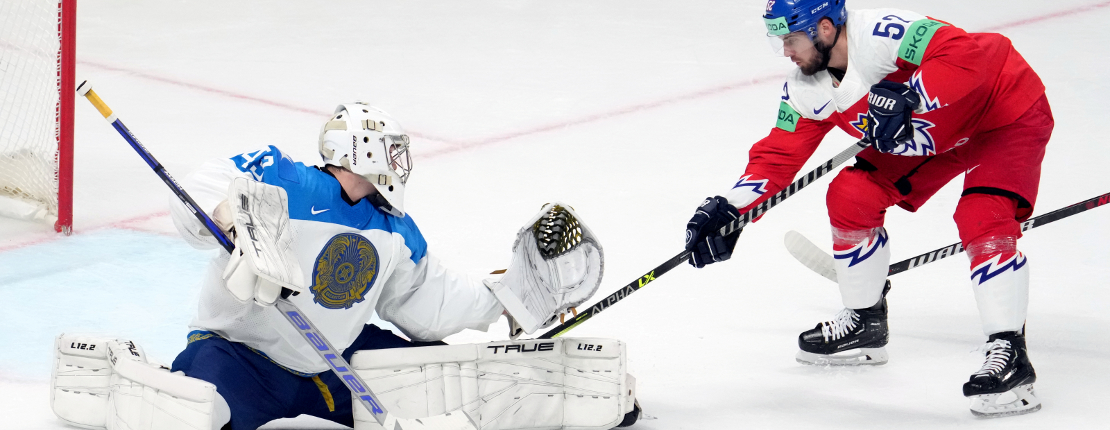 Victorias contundentes de los jugadores de hockey sobre hielo checos y