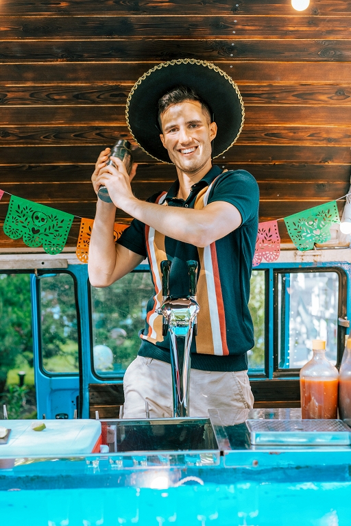 How to mix cocktails correctly / Day