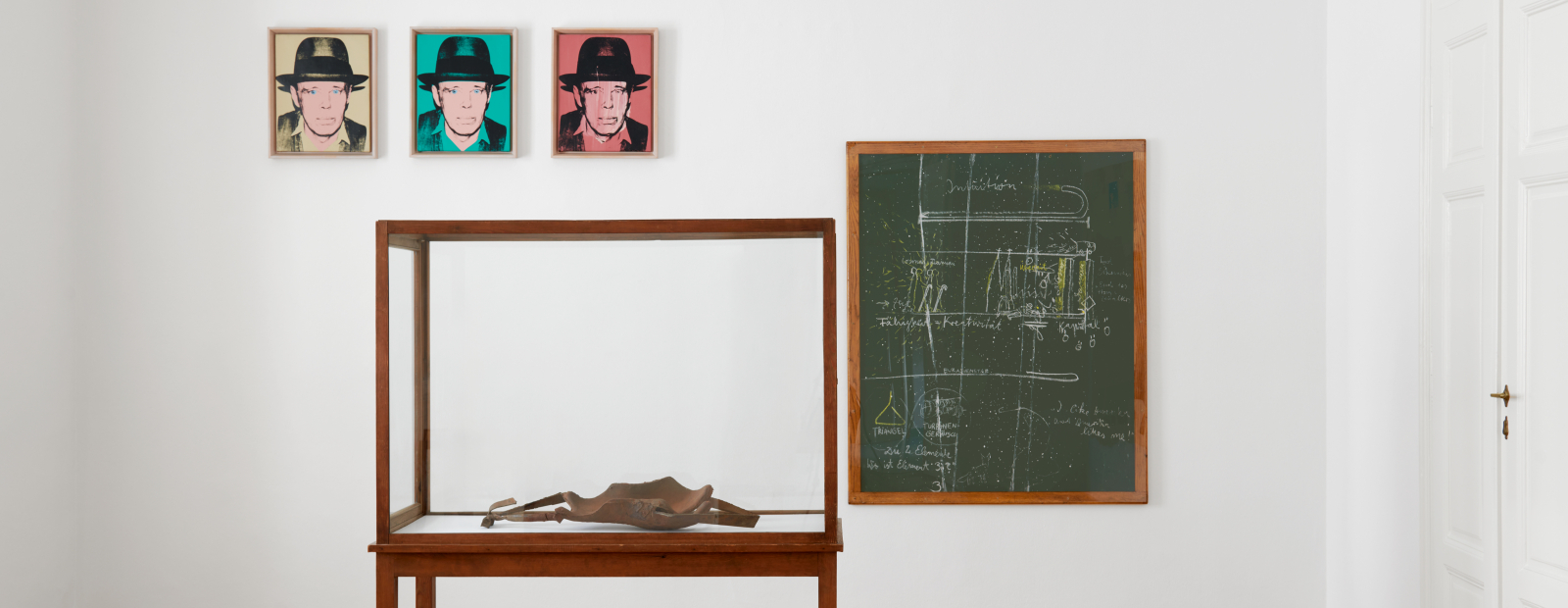 The Influential Art Gallery of Tadeusz Ropak Celebrating 40 Years of