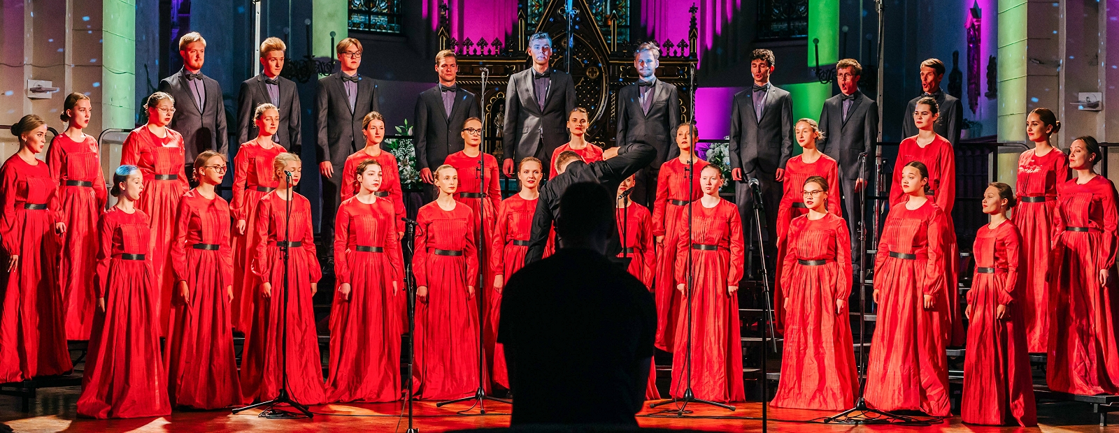 Choir Voices Collaborates with Renowned Artists for a Unique Musical Experience