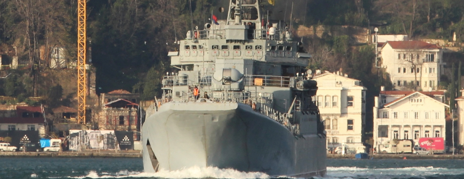 Starmer Calls Russian Warning Shots Near British Yacht Reckless