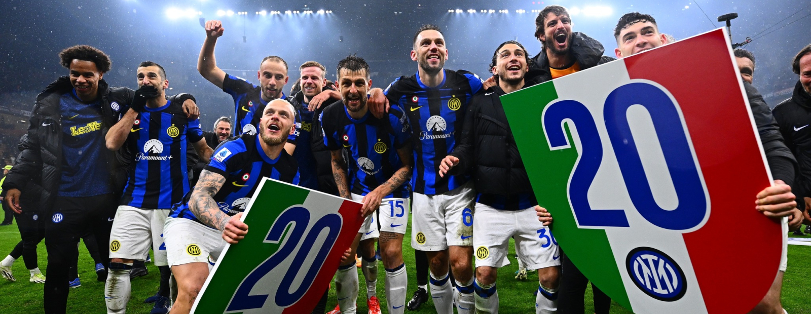 I calciatori dell’Inter si aggiudicano il titolo di scudetto italiano/Giornata