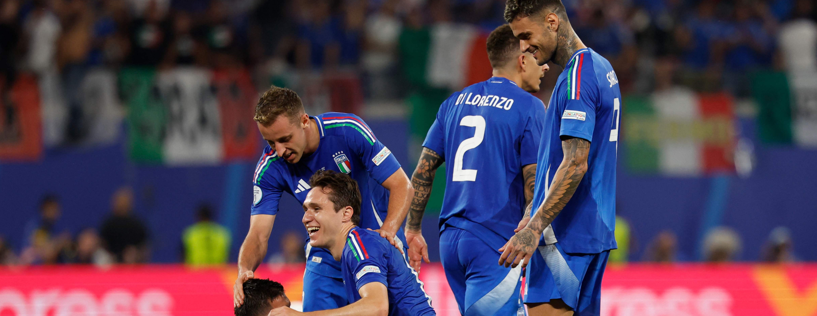 I calciatori italiani pareggiano contro i croati durante il periodo di recupero e giocheranno gli ottavi di finale / Diena