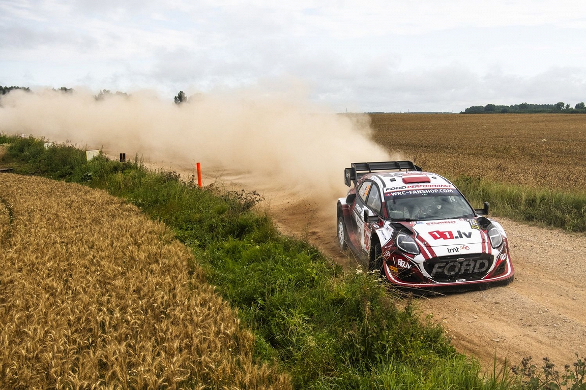 Seska crew seventh place in the first stage of Sardinia rally / day