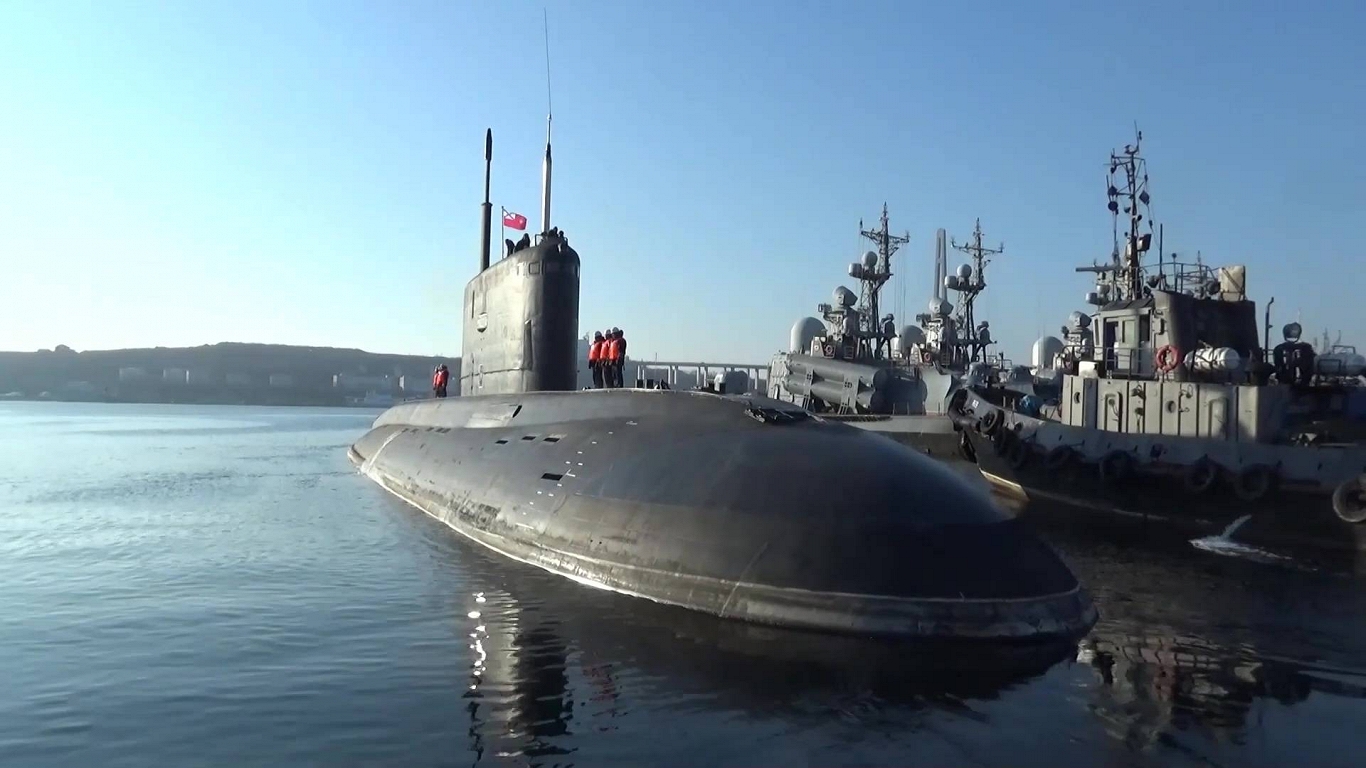 Zviedrijas armija Baltijas jūrā seko Krievijas zemūdenei