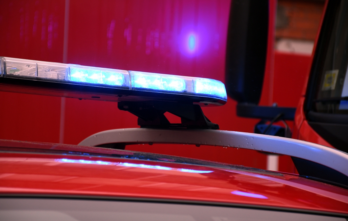 Liepājas Raiņa vidusskolā degošu kartona kastu dēļ evakuējušies 229 cilvēki