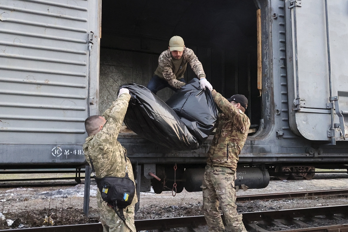 Ukraina: Krievijas dzīvā spēka zaudējumi sasniedz 1 127 300