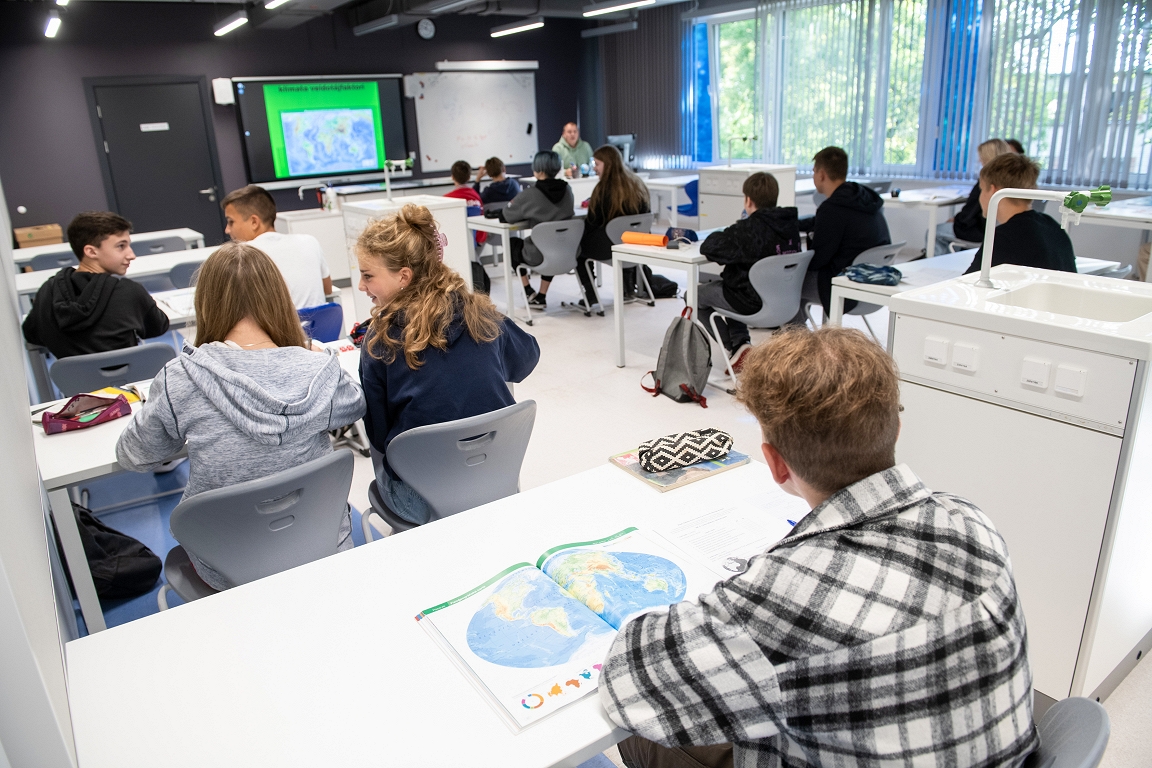 The government agrees to fully implement the new education financing model from autumn next year, and money has yet to look for / day