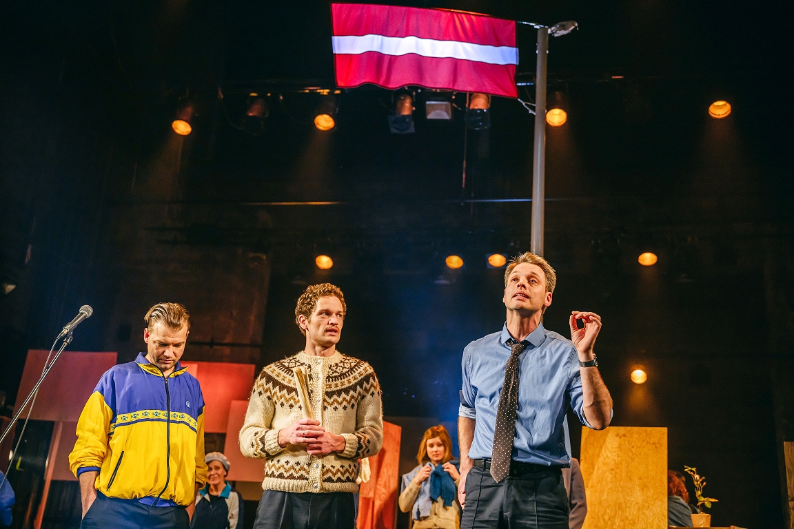 Patrioti un "patrioti". Liepājas teātra izrādes Baltijas teļš recenzija