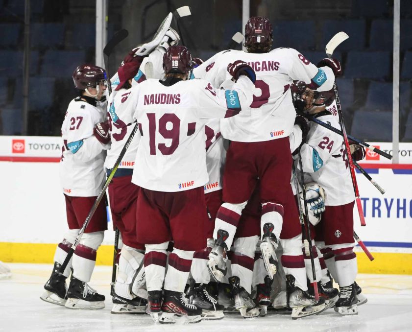 Latvijas U-18 hokeja izlase pasaules čempionātu iesāk ar uzvaru pār Norvēģiju