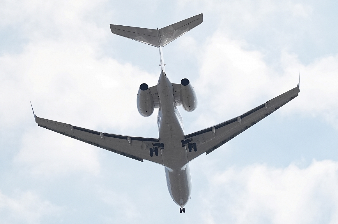 Kontrabandas balonu dēļ naktī trīs lidmašīnas no Viļņas novirzītas uz Kauņu un Rīgu