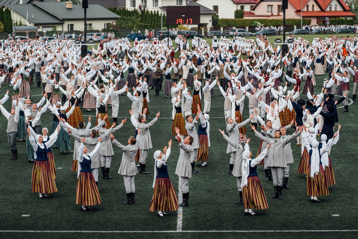 IX middle -generation dancers festival in Salaspils I came to this sun, Lab ‘Leave in the world / day