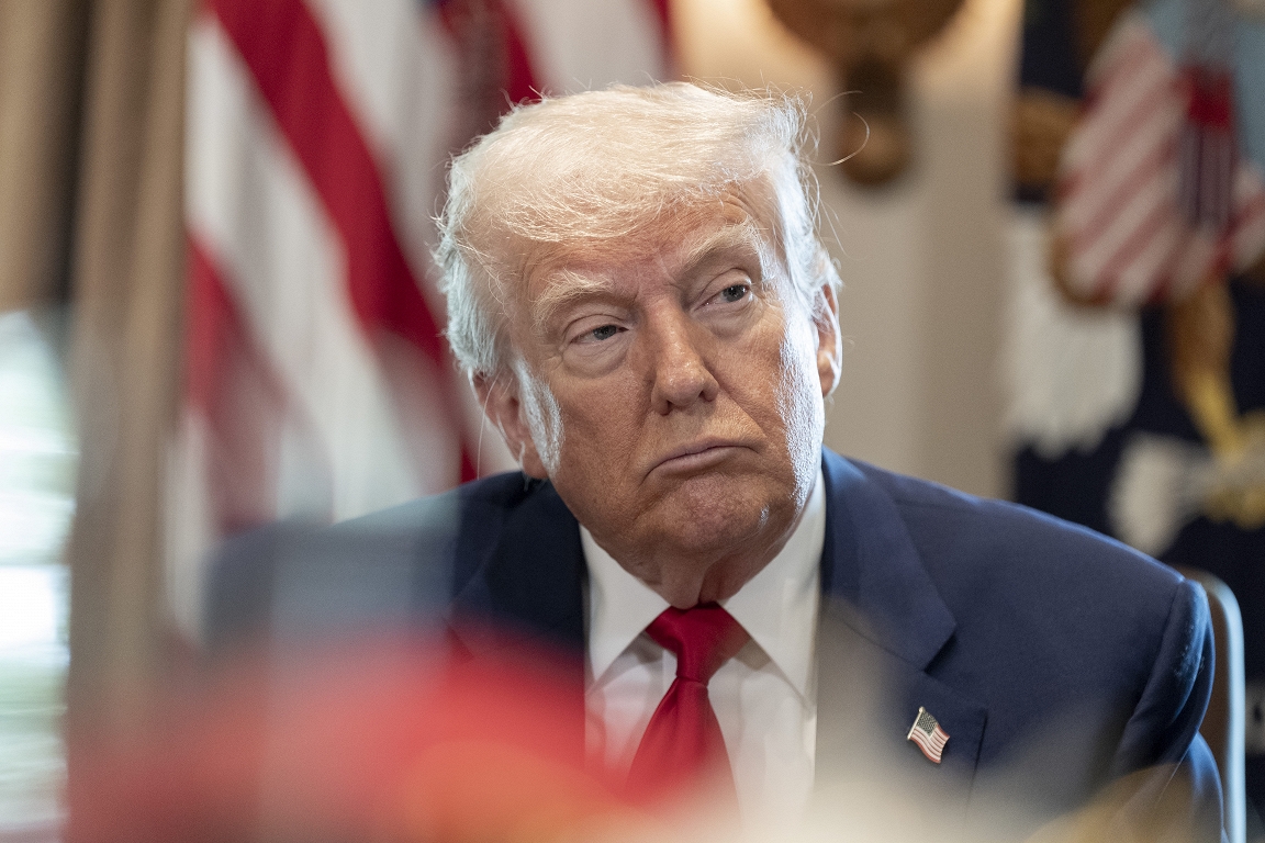 Tramps brīdina par iespējamiem uzbrukumiem Irānas Revolucionārās gvardes kuģiem