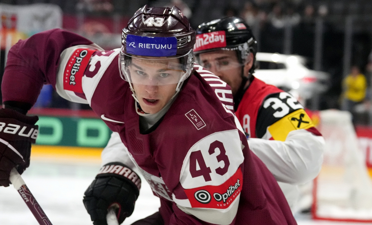 Ravinsky signs a two -year contract with the NHL club Canucks / Day represented by Bluger and Shilov