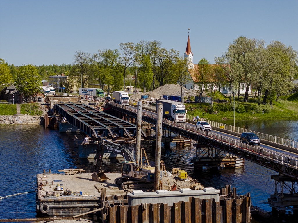 Salacgriva demolished old bridge and all new bridge supports / days