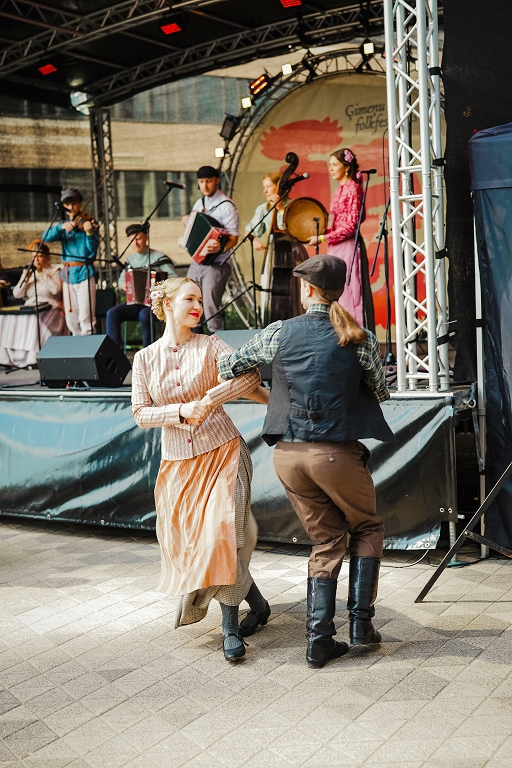 Tradition is the basis. Family Folk Festival Trail / Day will take place in the new Teika in Riga