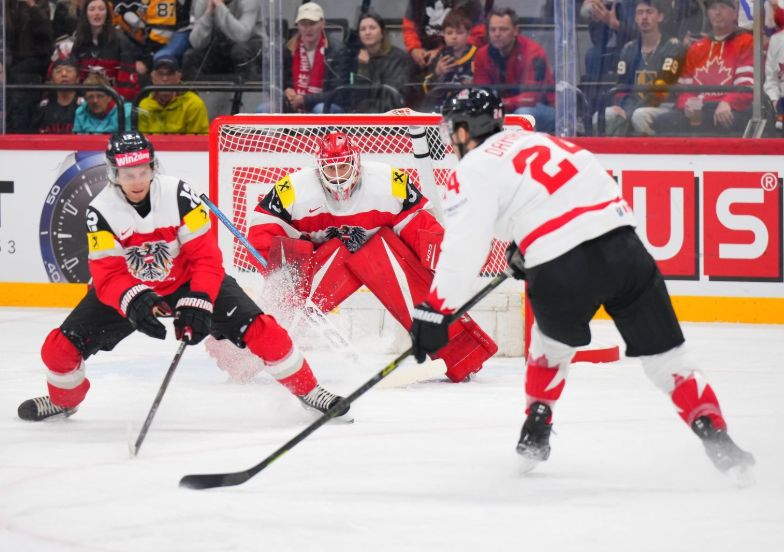 Canadian hockey players in the third period secure victory over Austria / day