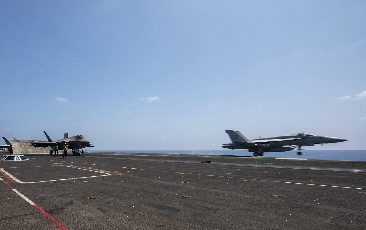 Another US Fighter / Day crashed into the Red Sea
