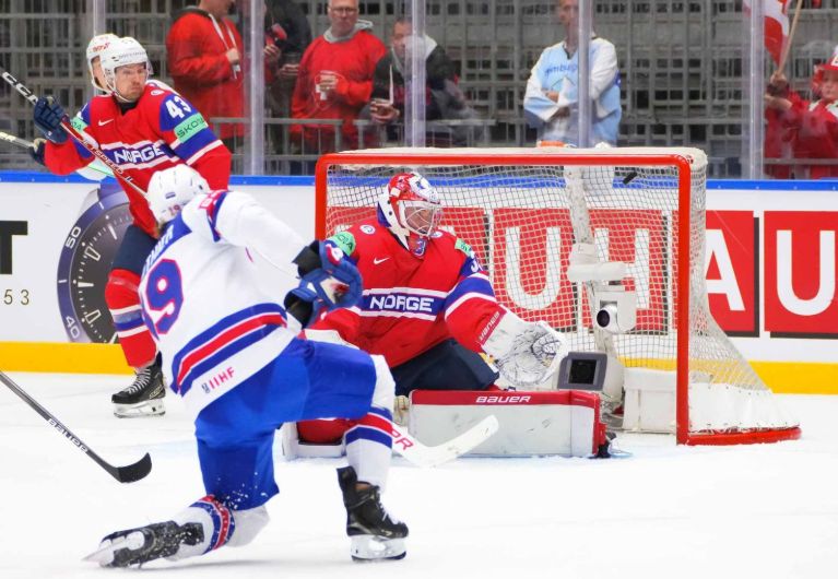 US hockey players sow four pucks and win Norway only in extra time / day
