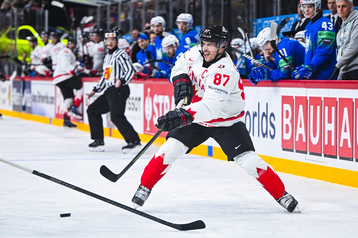 Canadian hockey players start the World Championship with a disruptive success / day
