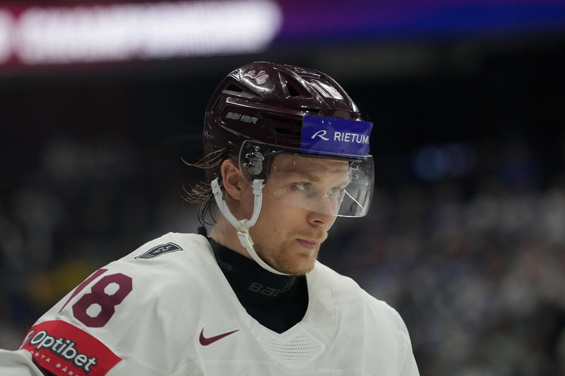 Finnish hockey players feel very comfortable in these tight games / day