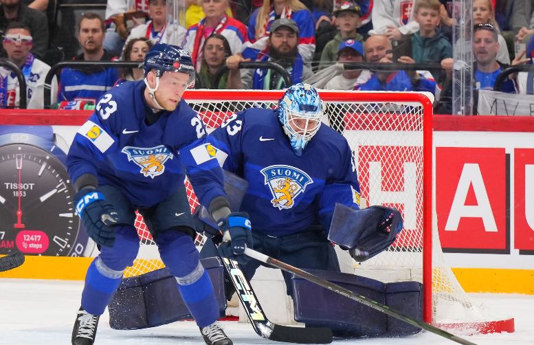 Finnish and US hockey players win matches for second place in subgroups / day