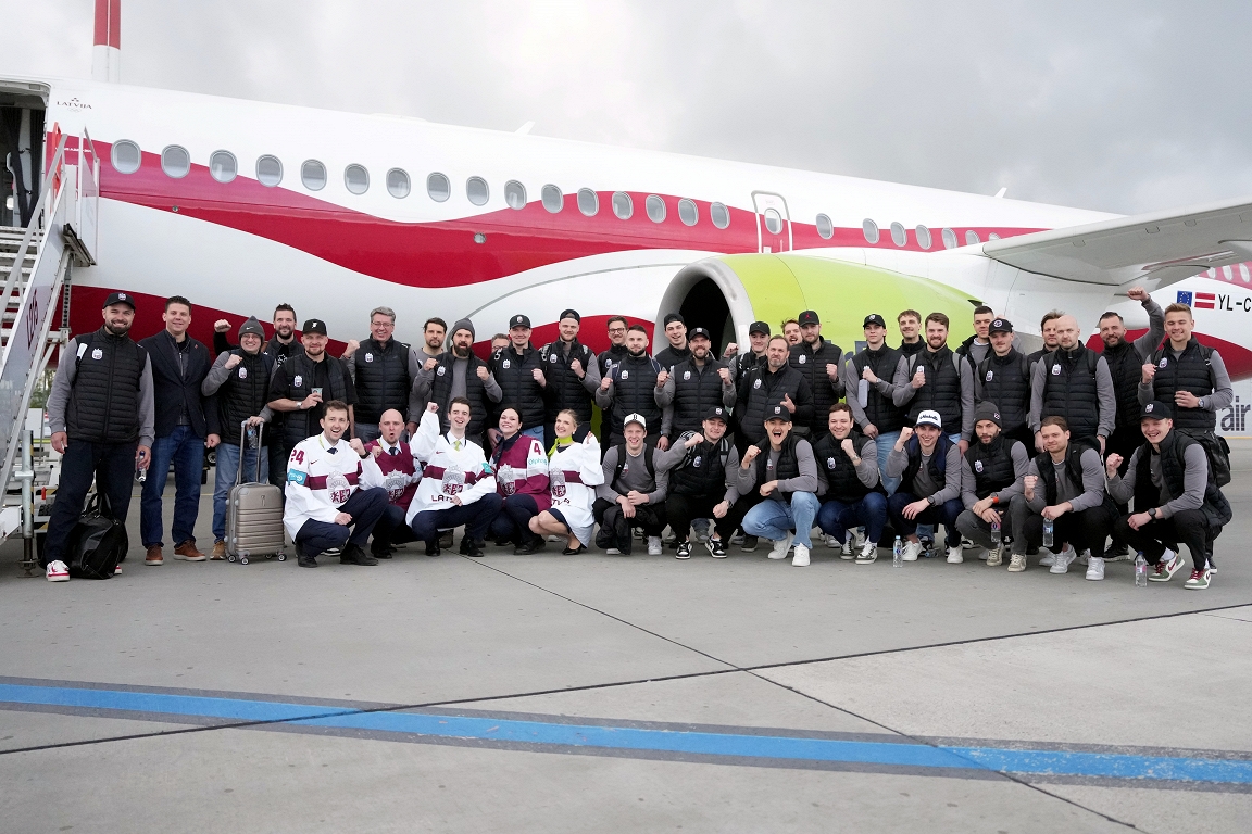 Latvian hockey team arrives at the first training session of the World Cup straight from the airport / day