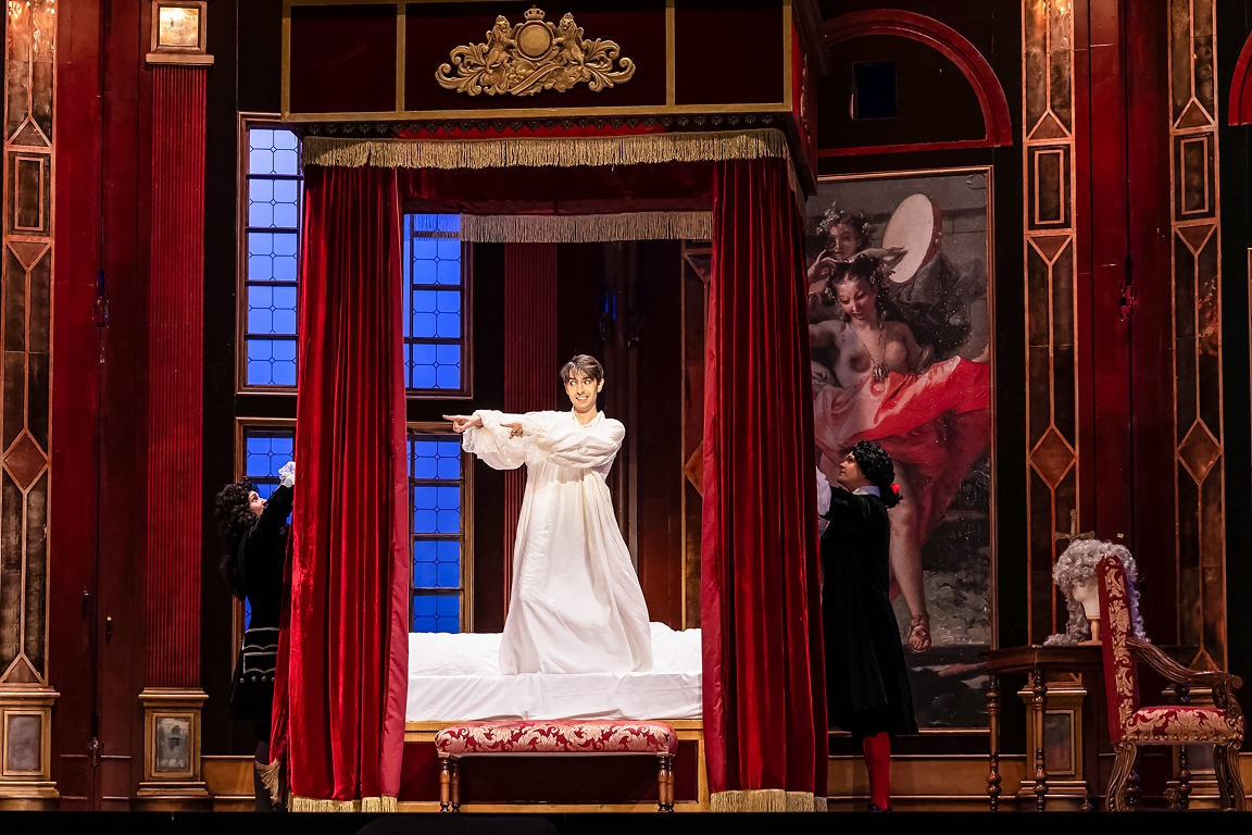 King’s court and in bed. Opera Flavio, Langobard King New Study Review / Day
