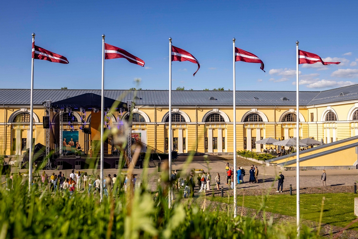 Thirty -country artists / Diena will compete for the prestigious Martinson Prize of the Fifth Latvian Ceramic Biennale