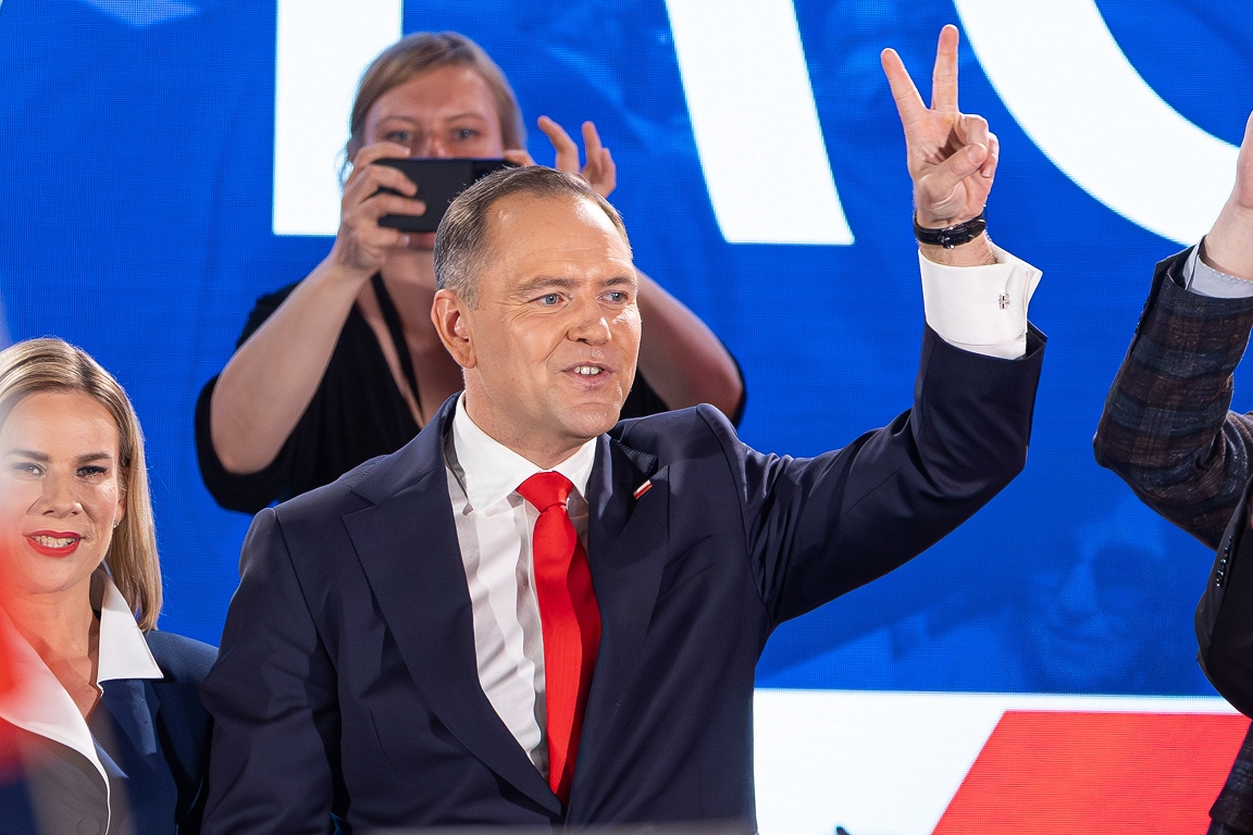 The newly elected President of Poland warns of a firm stance against Tusku / day